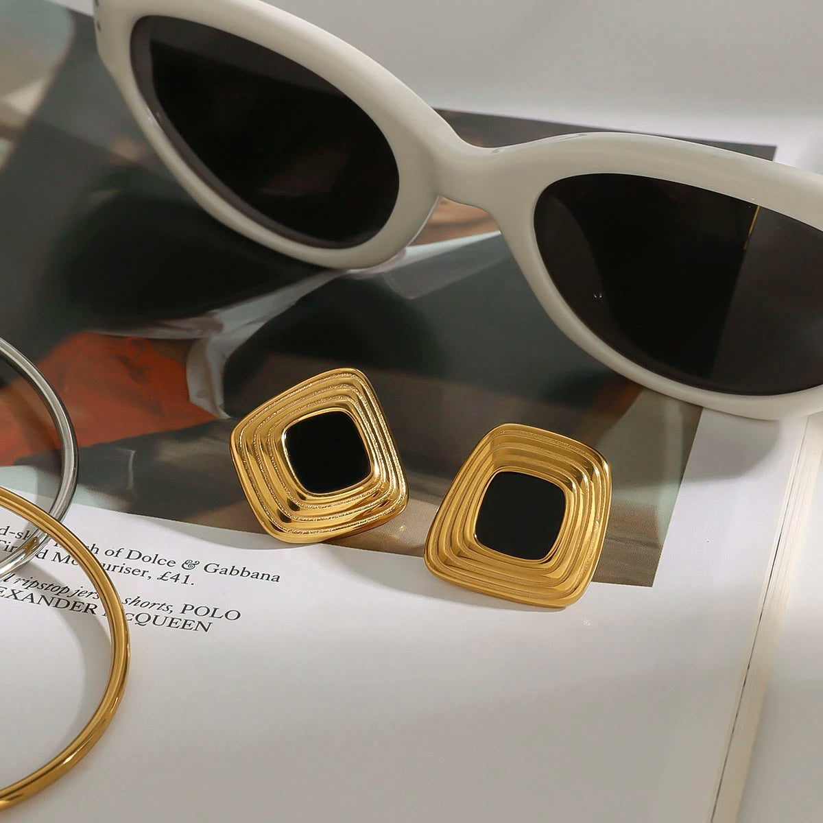 Retro Geometric Ribbed Stud Earrings