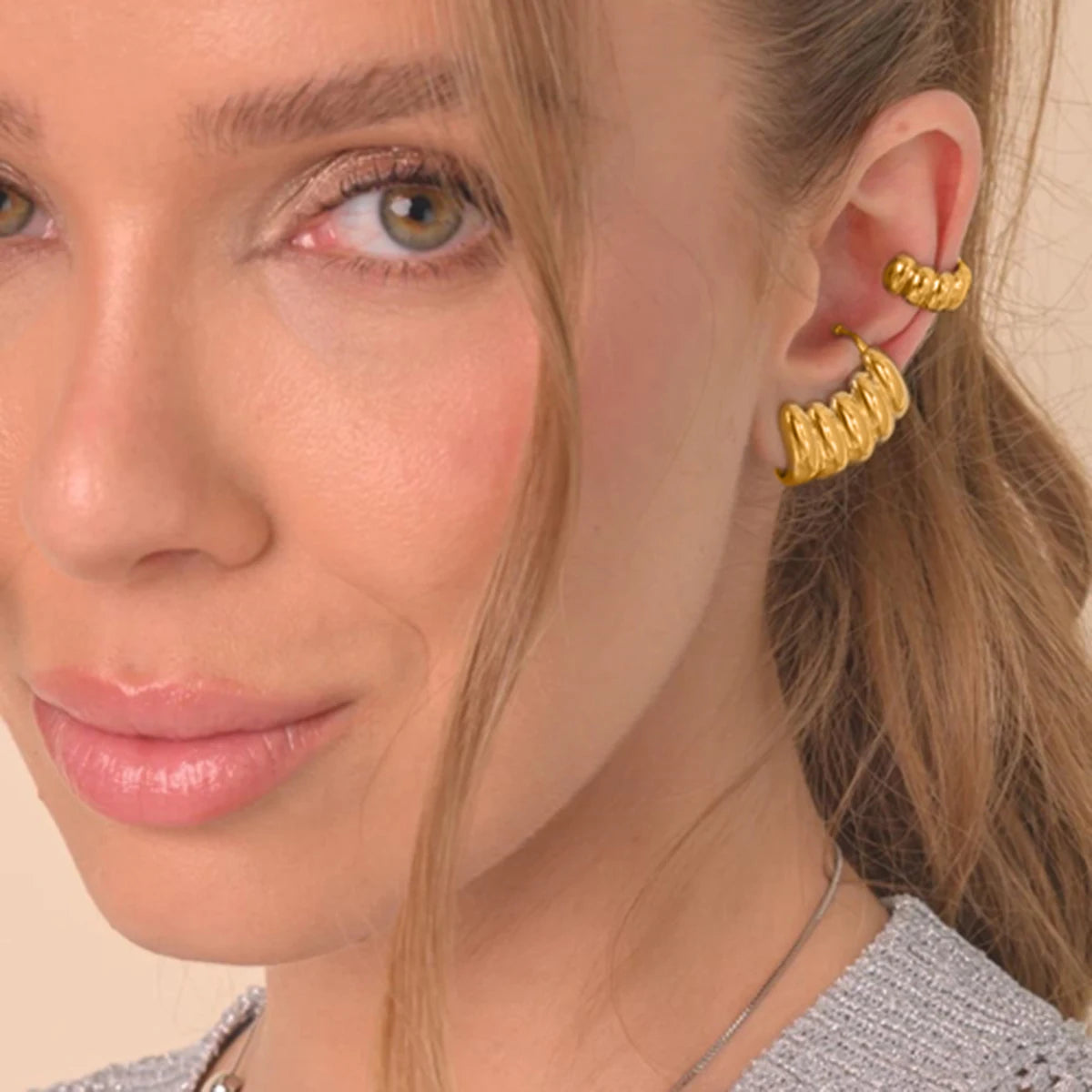 Ribbed Chunky Hoop Earrings