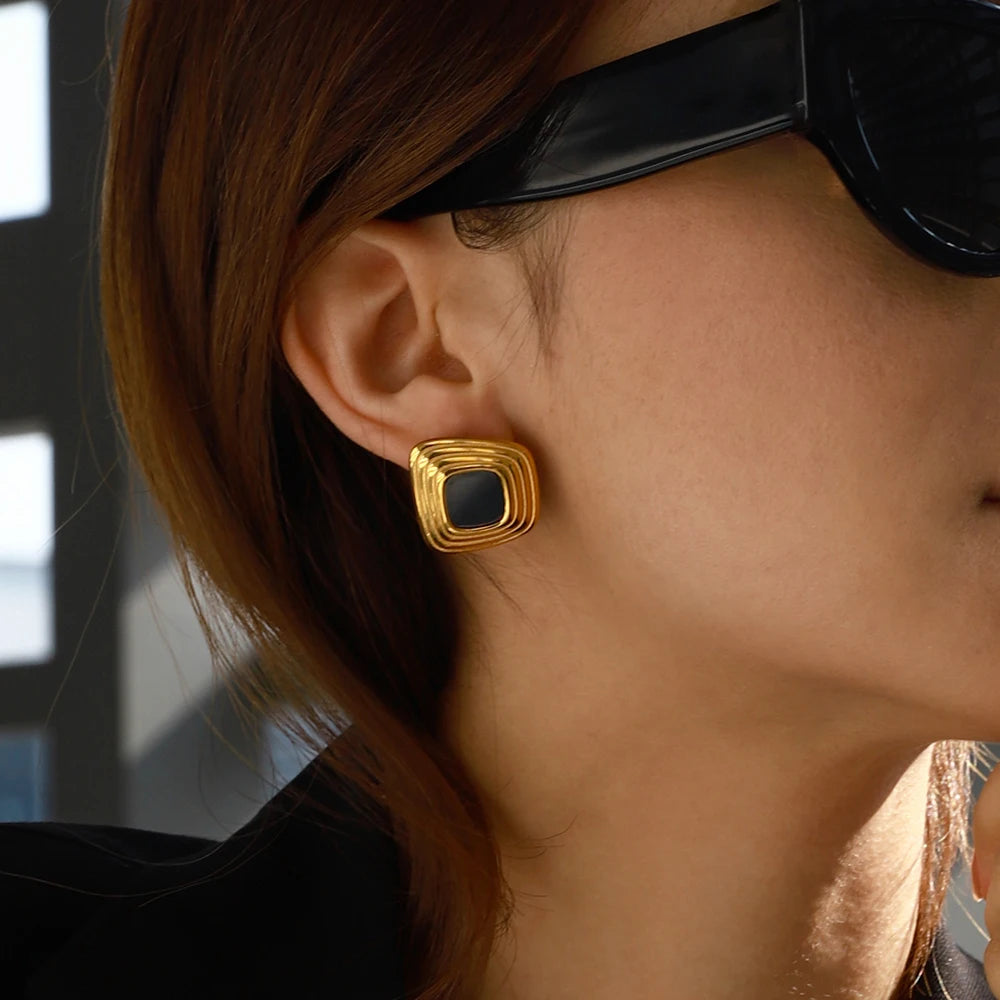 Retro Geometric Ribbed Stud Earrings