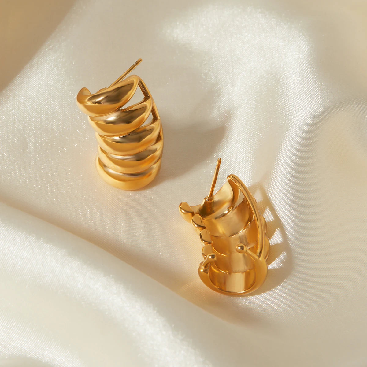 Ribbed Chunky Hoop Earrings