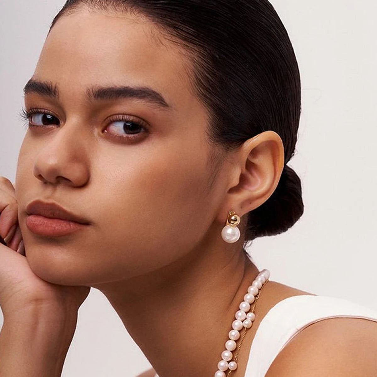 Minimalist Pearl Drop Earrings