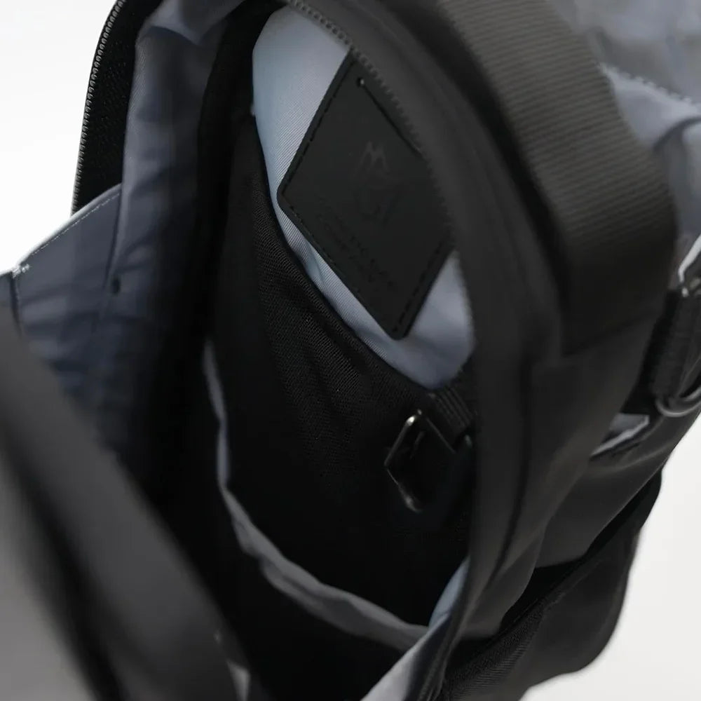Magnetic Water Bottle Bag – Secure Hydration for Outdoor Activities