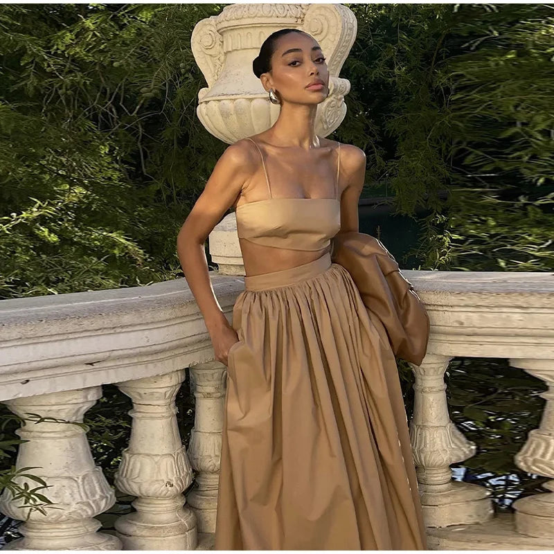 Tube Top & Maxi Skirt Set – Sexy & Effortless Summer Look