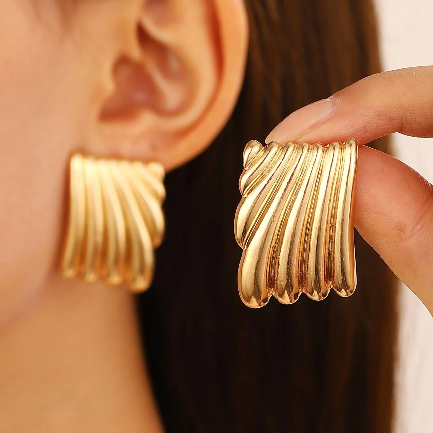 Retro Rectangular Ribbed Earrings