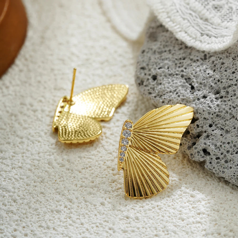 Retro Butterfly & Flower Stud Earrings – Gold-Plated Stainless Steel
