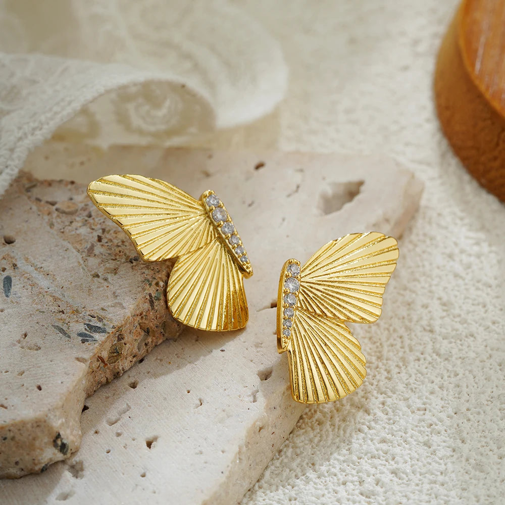 Retro Butterfly & Flower Stud Earrings – Gold-Plated Stainless Steel