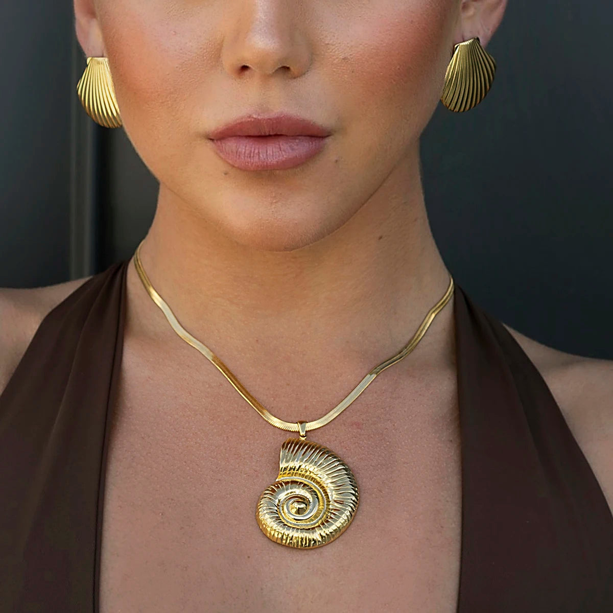 Geometric Snake Chain with Conch Pendant